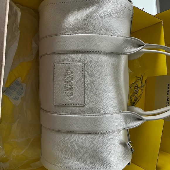 NWT Marc Jacobs The Duffle Leather Large - Picture 10 of 11